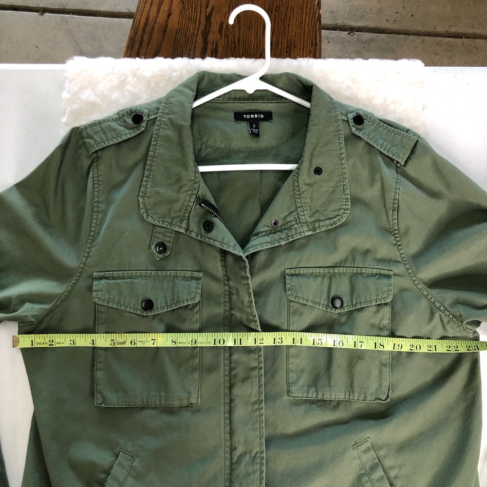 Torrid Women's Army Green Utility Jacket Sz 2 - Picture 5 of 6